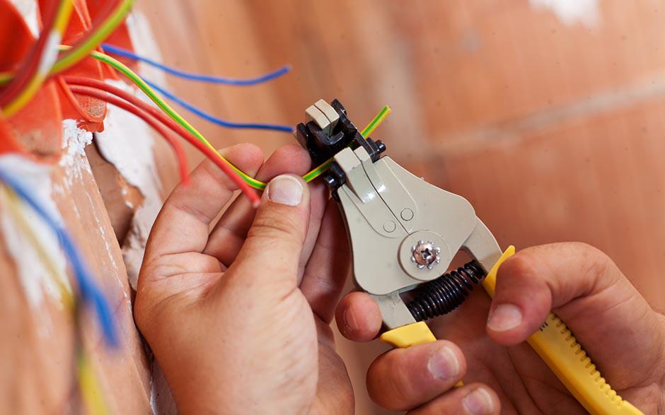 recherche travail électricien bâtiment Émerainville